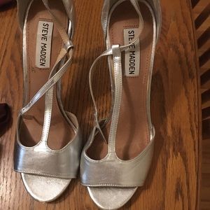 Steve Madden Silver heels